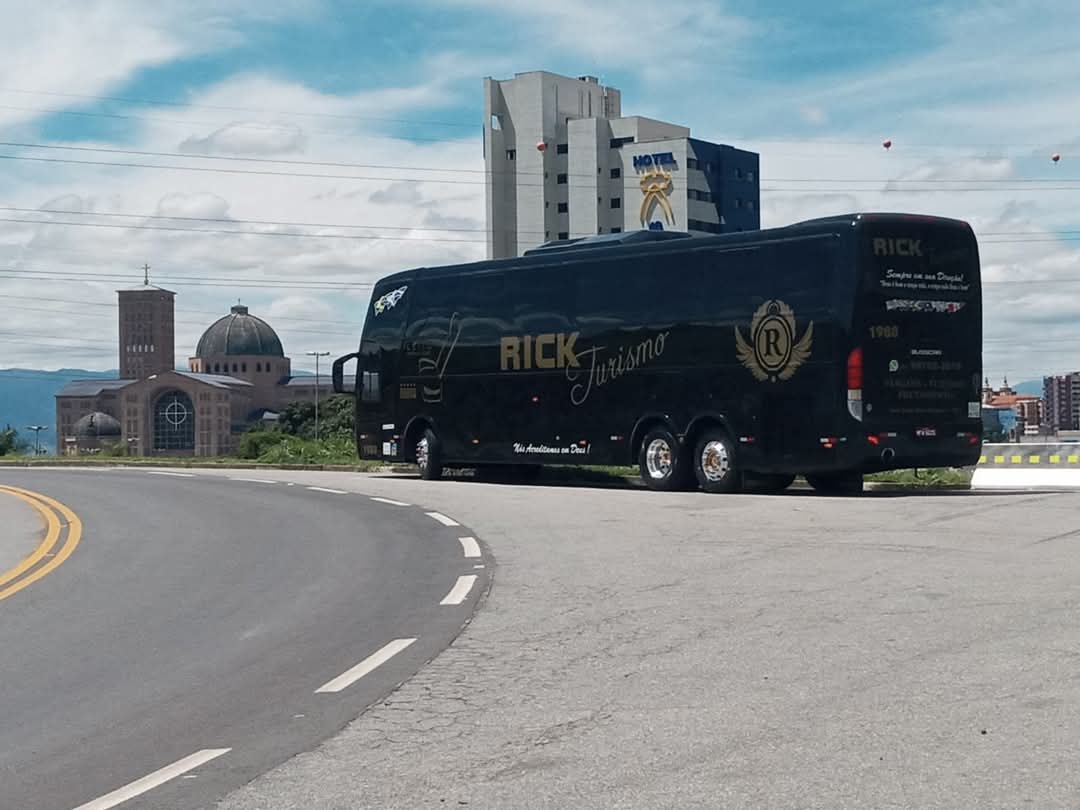 Ônibus Rick Turismo 2